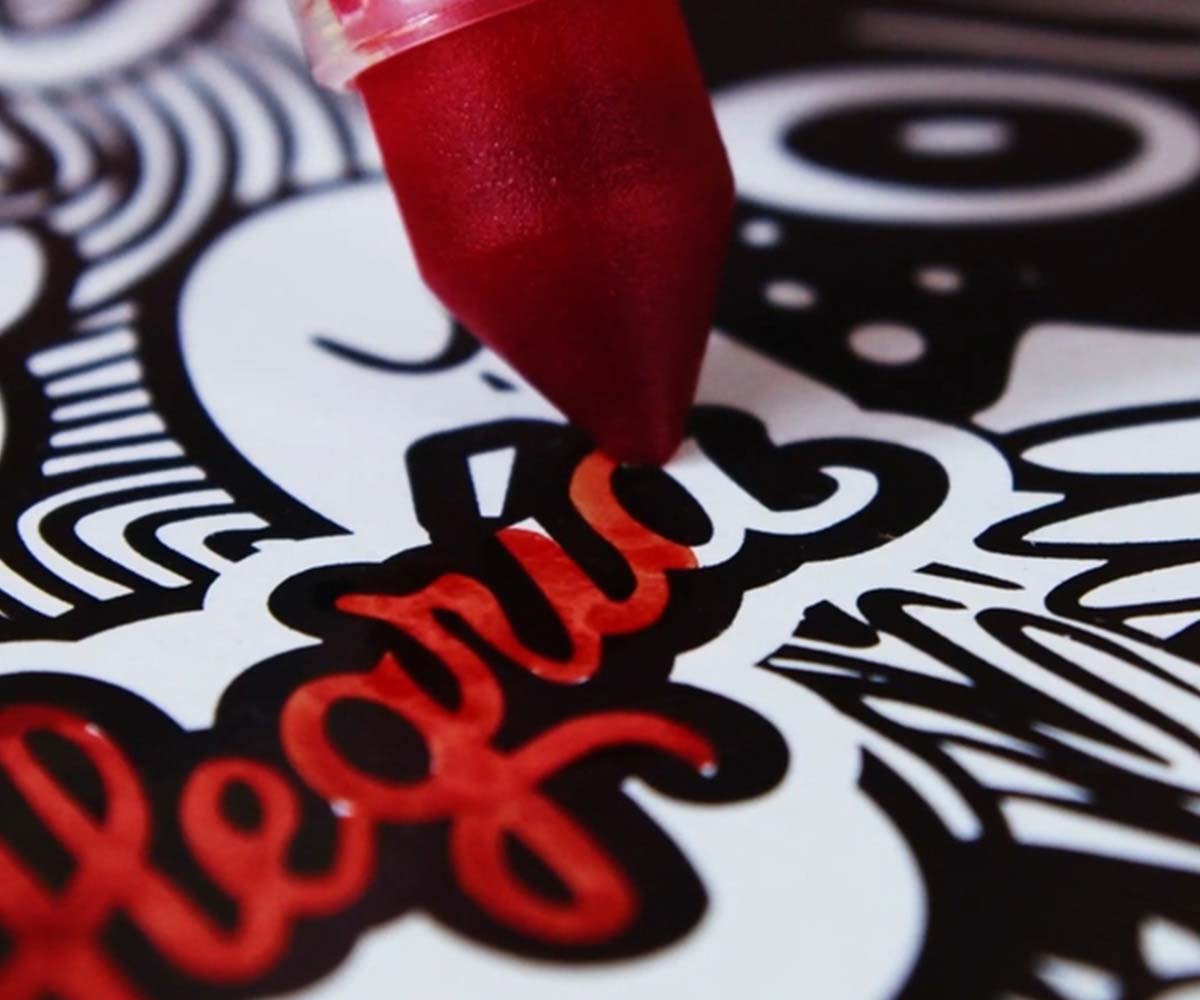 Fábrica de Plumones Mi Alegría Mezcla Tintas y Crea Colores